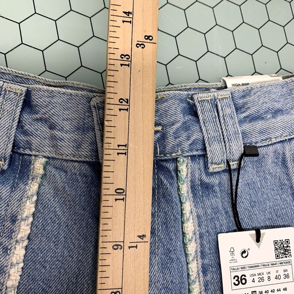 Zara Jeans Womens 4 Tweed Trim Light Wash Hi Rise Wide Leg Cropped Flower Button - Picture 8 of 14